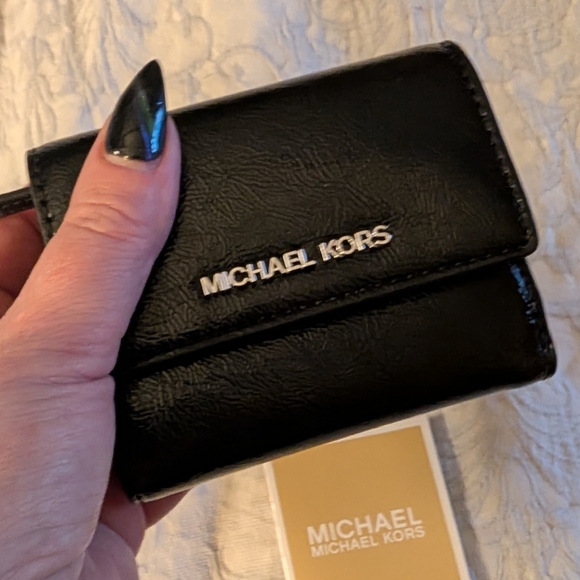 Michael Kors Jet Set Extra Small Tri-fold Black Patent Leather Wallet - Picture 4 of 10